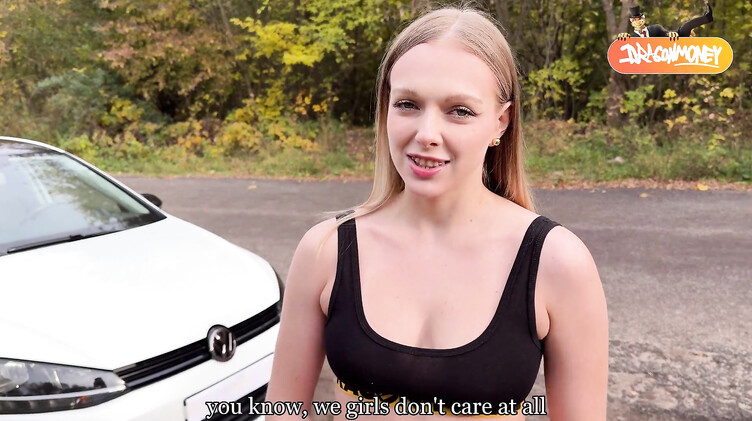 Хитрая русская девушка раздвинула ноги за хорошую скидку на покупку машины