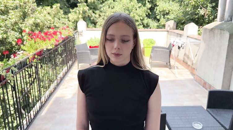 Неугомонная русская телка изменяет бойфренду со своим бывшим парнем