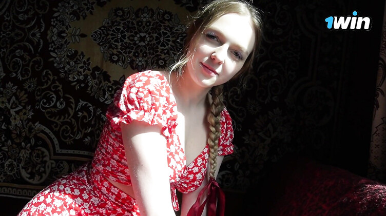 Деревенское порно: Колхозная красотка из деревни Кукушкино трахается с городским парнем