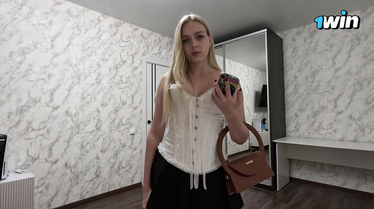 Русское порно: Падчерица получила разрешение устроить вечеринку после секса с отчимом