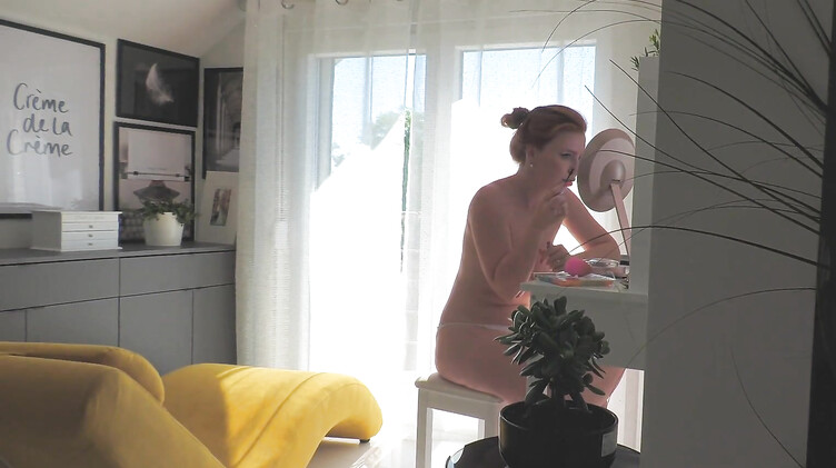 kisankanna: Распутная русская порноактриса Kisankanna дает интервью во время съемок