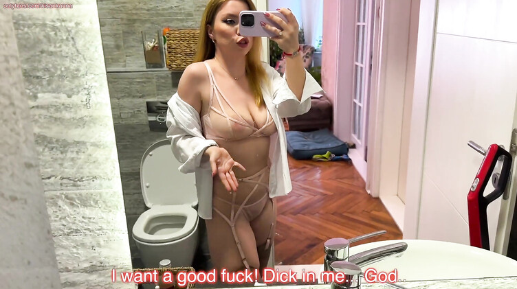 kisankanna: Жопастая русская жена скачет на члене мужа геймера пока тот играет на приставке