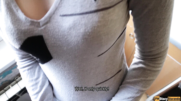 Курящая русская жена сосет на кухне член соседа по коммунальной квартире