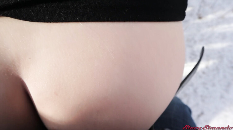 В одежде: Ненасытные русские любовники несмотря на холод трахаются в парке зимой