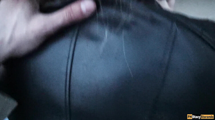 На улице: Парень кончил в трусики своей девушки после секса возле железной дороги