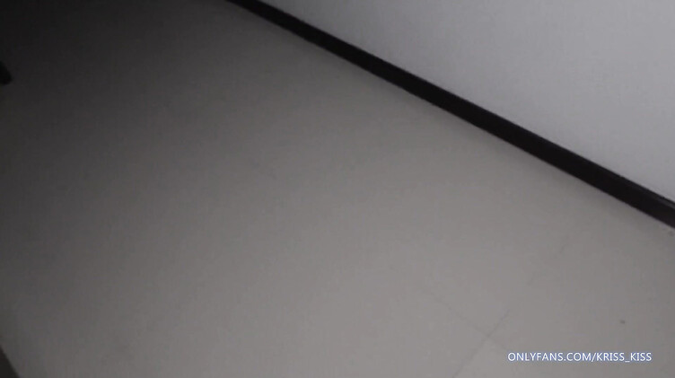 Грабитель в маске ворвался в дом Крисс Кисс и наполнил спермой ее писечку