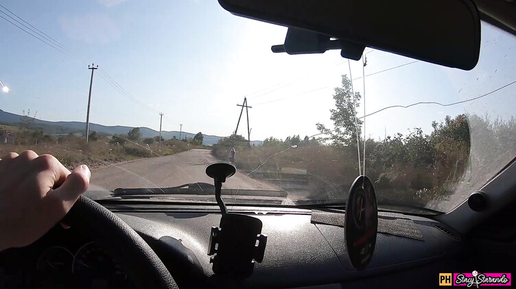 Stacy Starando: Парень подвез симпатичную русскую школьницу домой и выебал ее в поле