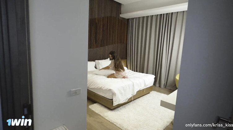 Русское порно: Сводный братик стукач трахнул красивую русскую сестру за свое молчание