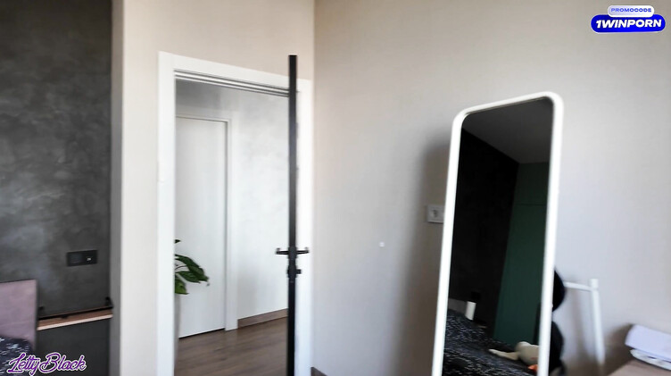 Русская милфа соблазнила мужа на час на минет и секс у нее дома