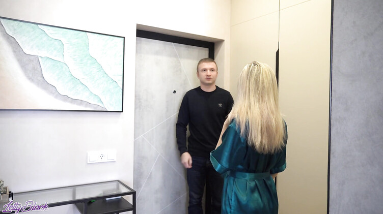 Letty Black: Опытная мама девушки в халатике соблазнила ее молодого парня на секс