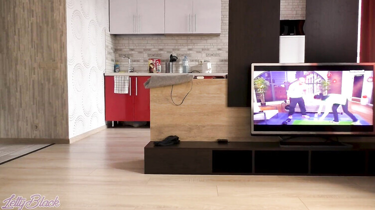 Брат и сестра: Младшая сестра заехала в гости и засветила сиськи в ванной - брат ее трахнул