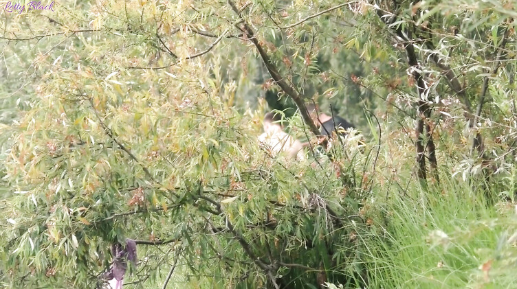 Letty Black: Русская сосет член на берегу реки и получает сперму на сиськи