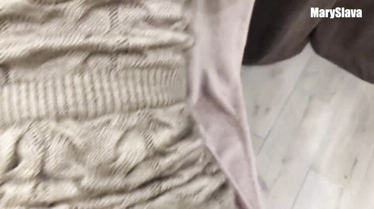 Крупным планом: Зашел к молодой соседке за сахаром и трахнул ее на кухне