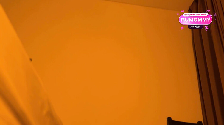 Мачеха и пасынок: Пасынок лапает спящую мачеху во сне и палится