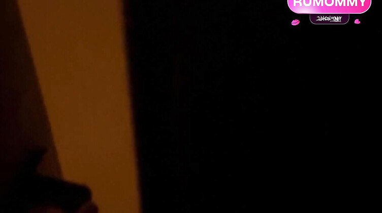 Зрелые женщины: Пасынок лапает спящую мачеху во сне и палится