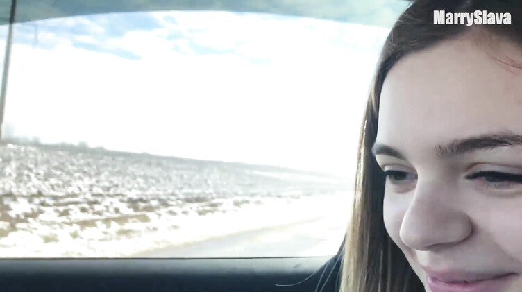 Выручил застрявшую девушку и получил в награду секс в машине