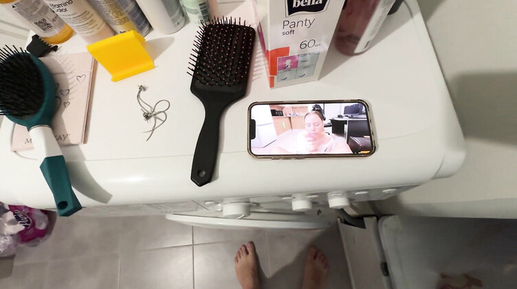 Мачеха и пасынок: Русская мачеха позволила пасынку переночевать с ней и получила член в пизду