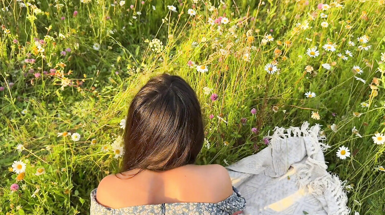 Любительское порно: Красивый секс на природе с русской брюнеткой Милой Мусе