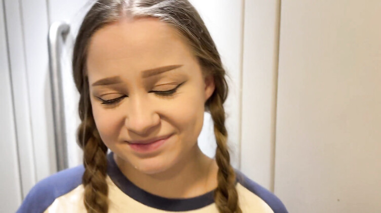 Русское порно: Русская молодежь познакомилась на перроне и перепихнулась в туалете поезда