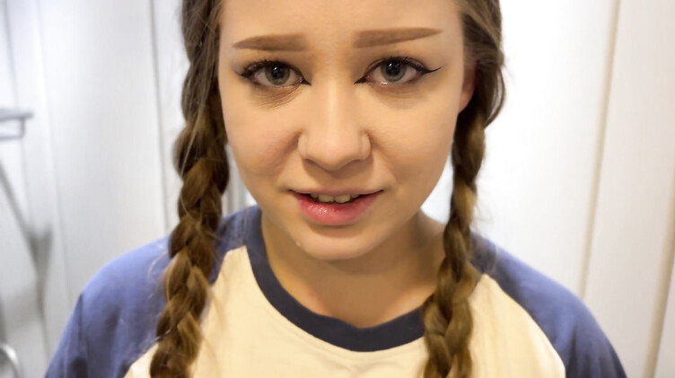 Русская молодежь познакомилась на перроне и перепихнулась в туалете поезда