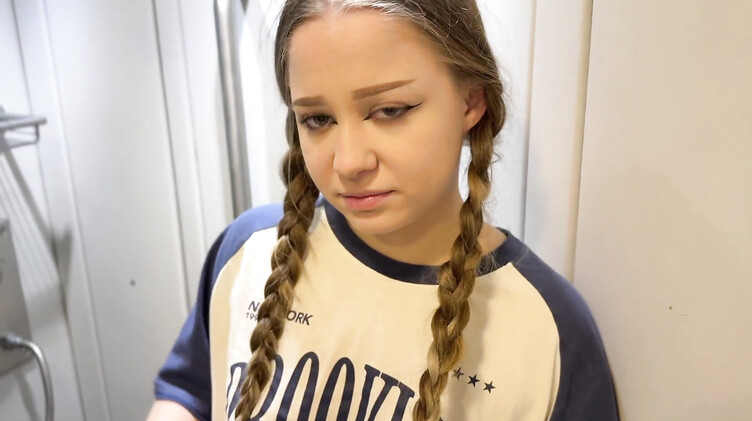 Montanasvibe: Русская молодежь познакомилась на перроне и перепихнулась в туалете поезда