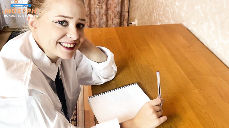 Русское порно: Русская студентка скачет на члене репетитора до вагинального кремпая