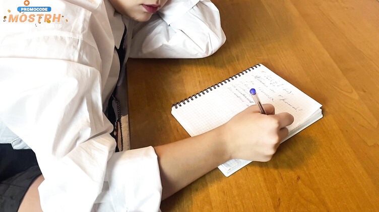 Студентки: Русская студентка скачет на члене репетитора до вагинального кремпая