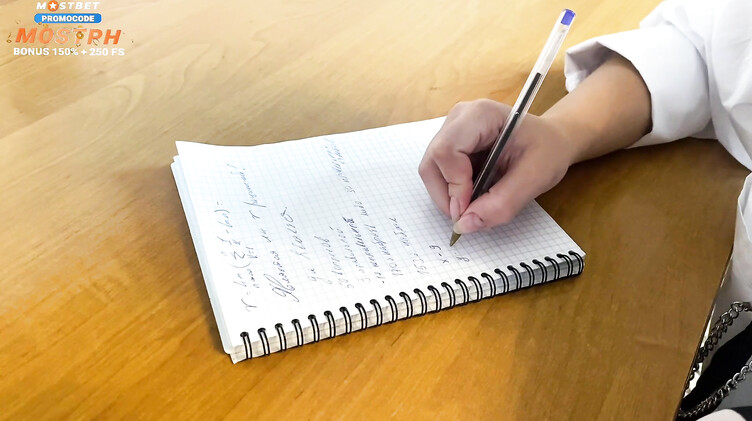 Любительское порно: Русская студентка скачет на члене репетитора до вагинального кремпая