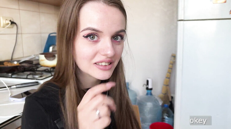 Молодые: Подруга попросила проверить своего парня на измену - он кончил мне в рот!