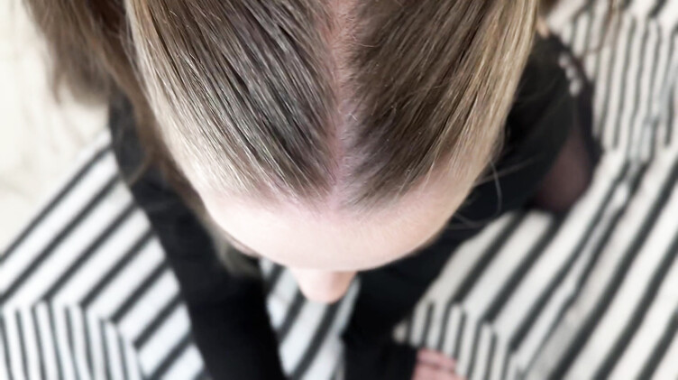 Брат и сестра: Русские брат и сестра учатся пользоваться презервативами