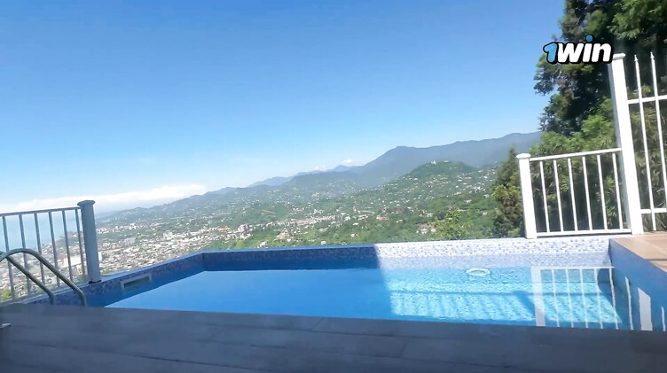 По ошибке делит номер с чужой женой: шлюха соблазняет на секс и ставит рога мужу