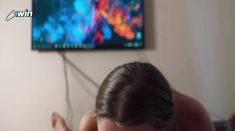 Слюнявый минет: Русская тату девушка делает слюнявый минет от первого лица до окончания в рот