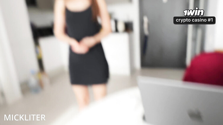 Сосед лудоман воспользовался интернетом и рабочим ротиком русской крошки