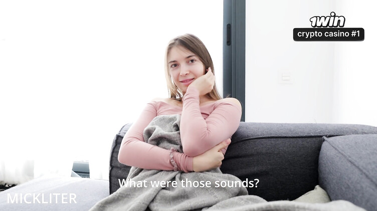 HD порно: Застукал соседку за мастурбацией и оттрахал ее на диване