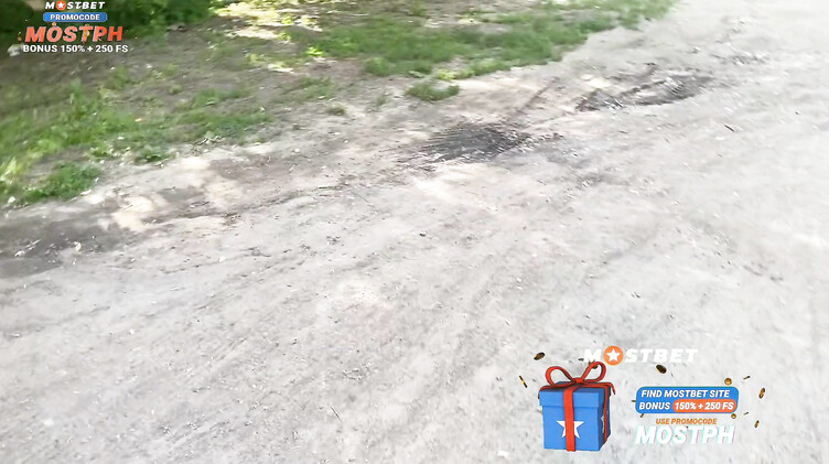 Молодые: Велосипедист помог русской незнакомке с ремонтом велика и трахнул ее в лесу