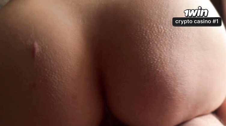 Спонтанный секс от первого лица с красивой татуированной сестрой жены