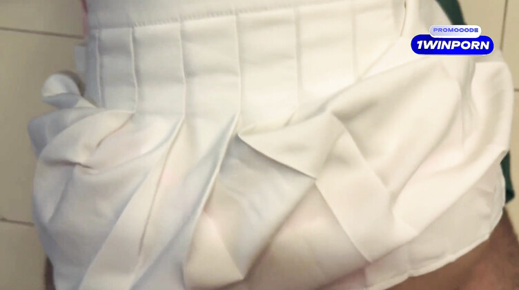 Любительское порно: Сосед трахнул раком застрявшую в стиралке девушку с татуировками