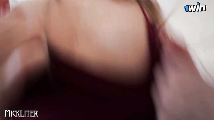 Русское порно: Трахает русскую подружку в длинном облегающем вечернем платье