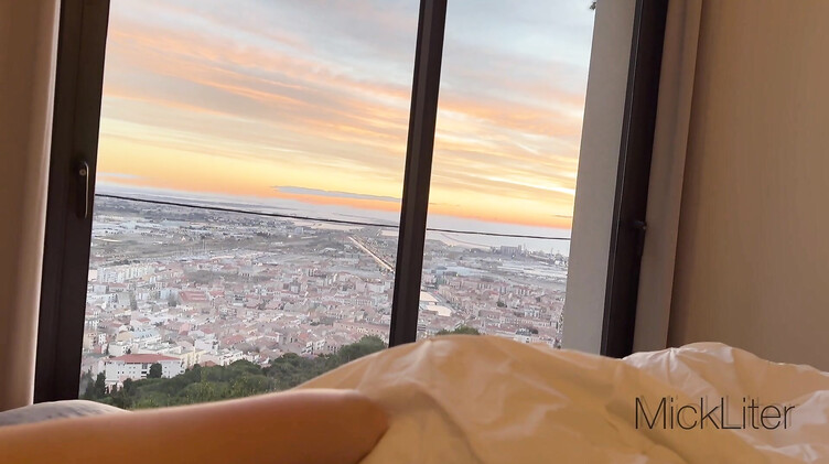 Утренний минет от первого лица с красивым видом на город