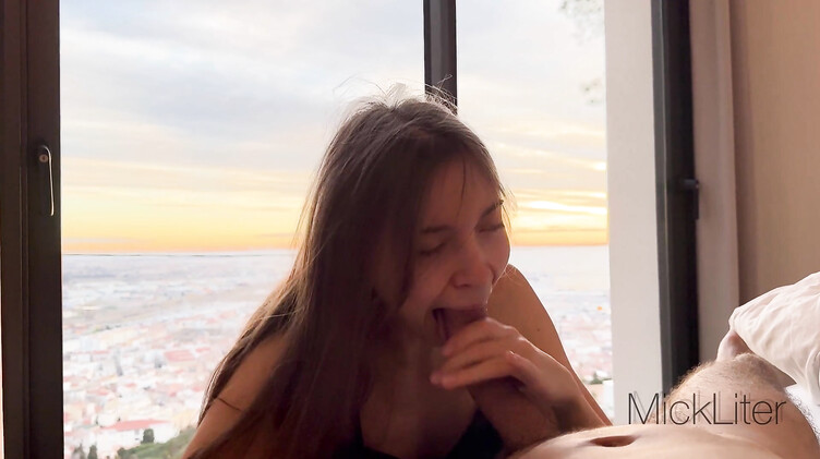 Утренний минет от первого лица с красивым видом на город