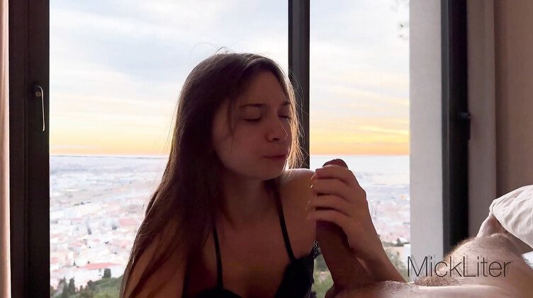 Молодые: Утренний минет от первого лица с красивым видом на город