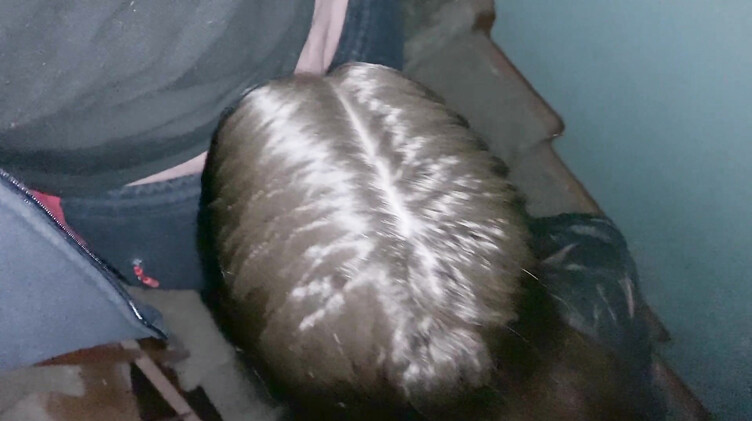 HD порно: Экстремальный анальный секс в подъезде с девушкой в кожаной куртке