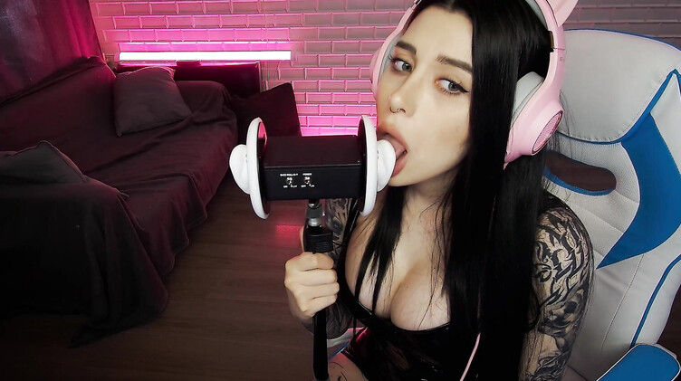 HD порно: Чарующие звуки нежного минета от красивой АСМР модели с длинными волосами