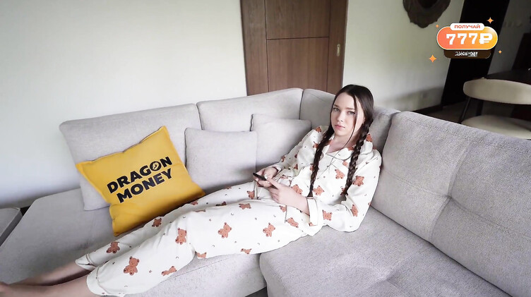 Отчим отшлепал падчерицу и грубо сношает ее в анал