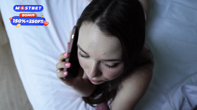 Брат и сестра: Измена сводной сестры с братом во время разговора по телефону с парнем