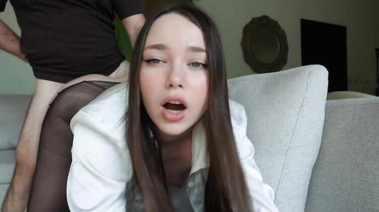 Любительское порно: Порвал черные колготки на жопастике и отодрал в киску