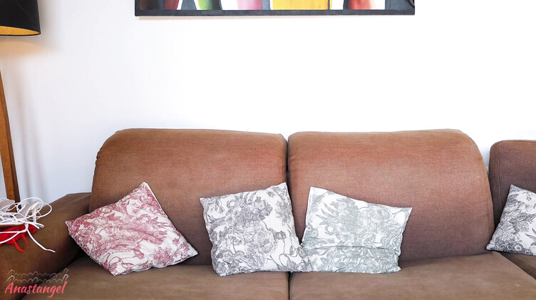 Любительское порно: 19-летняя русская модель трахается с режиссером на кинопробах