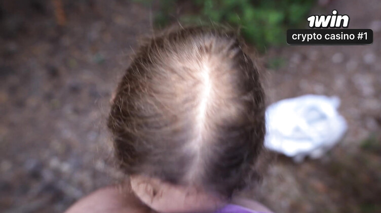 С сюжетом: Анально имеет незнакомку в кустах после минета