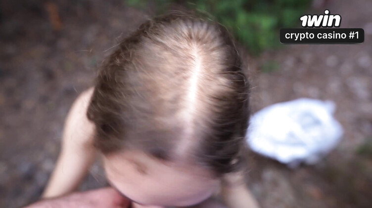 От первого лица: Анально имеет незнакомку в кустах после минета