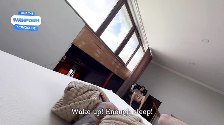 Нимфоманка арендодательница совратила женатого парня на секс за долги за квартиру